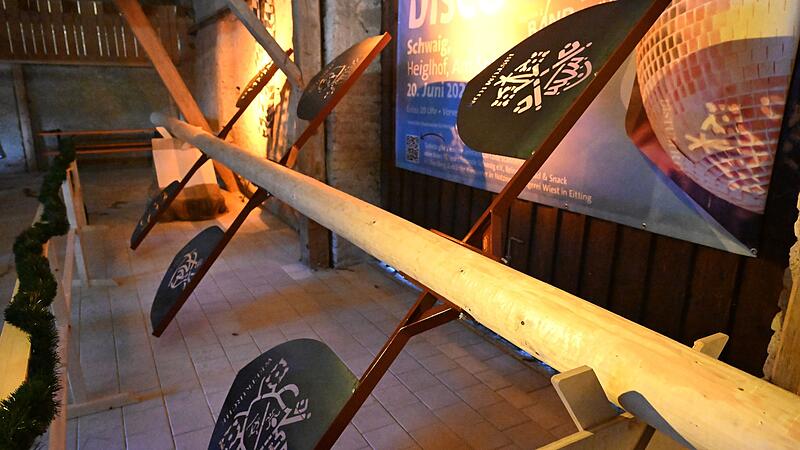 F&uuml;r Rom bestimmter Maibaum des Brauchtumvereins Moosmotor Schwaig