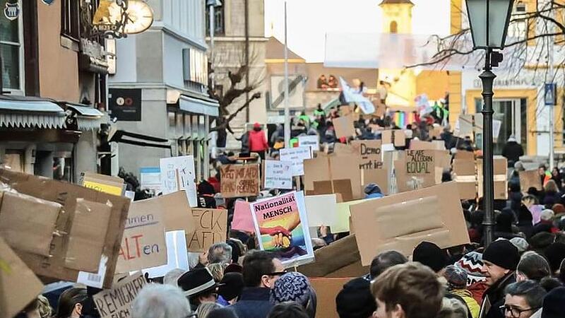 So wie hier in Kitzingen soll es auch in Hammelburg eine Kundgebungen gegen Rechtsextremismus geben So wie hier in Kitzingen soll es auch in Hammelburg eine Kundgebungen gegen Rechtsextremismus geben