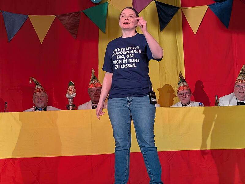 Elferratsfasching Münnerstadt 2026 Angie Gieselbrecht hatte die Schwiegermutter auf dem Kieker.