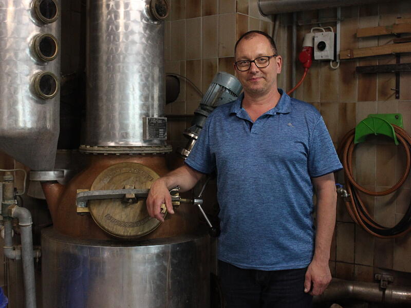 Thomas Fleischmann leitet heute die Blaue Maus. Die älteste Single-Malt-Whiskey-Brennerei in Deutschland.
