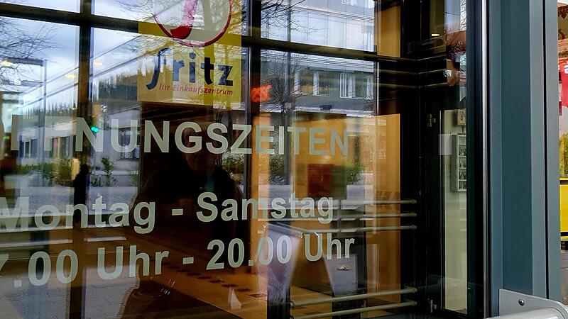 Ausnahme &bdquo;Fritz&ldquo;-Einkaufszentrum: Dort gelten f&uuml;r alle Gesch&auml;fte einheitliche Kern-&Ouml;ffnungszeiten, Ladenstra&szlig;e und E-Center Seidl haben sogar von 7 bis 20 Uhr offen.