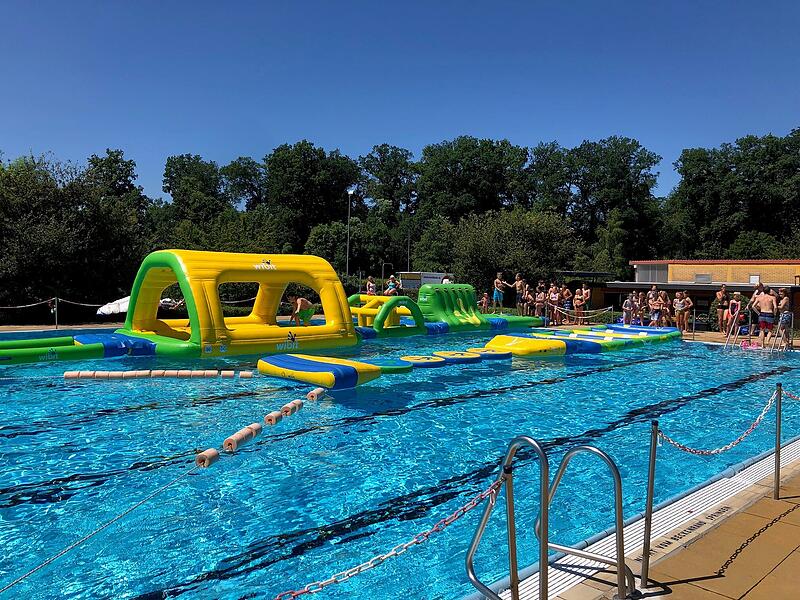 Dank großer Spielgeräte wird die Einweihungsparty am 28. Juni abwechslungsreich und lustig, verspricht die Stadt Kitzingen. Dank großer Spielgeräte wird die Einweihungsparty am 28. Juni abwechslungsreich und lustig, verspricht die Stadt Kitzingen.