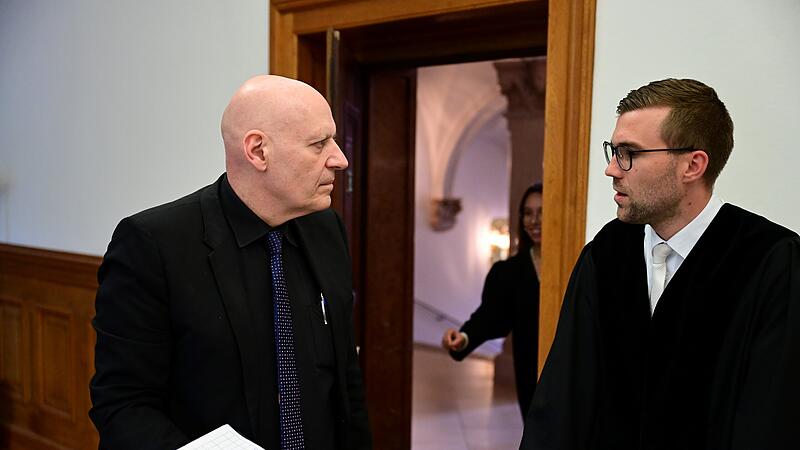 Der psychiatrische Gutachter Dr. Thomas Wenske und Staatsanwalt Julian Schmidt