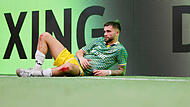 Wer bei der Baller League gut aussehen möchte, muss auch leiden: Tim Sulmer leicht verletzt vor der Bande während des 6. Spieltags Ende Februar.