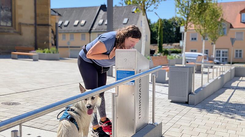 Wer einen k&uuml;hlen Schluck Wasser bei den hohen Temperaturen im Landkreis Bamberg sucht, wird in vielen Gemeinden f&uuml;ndig.