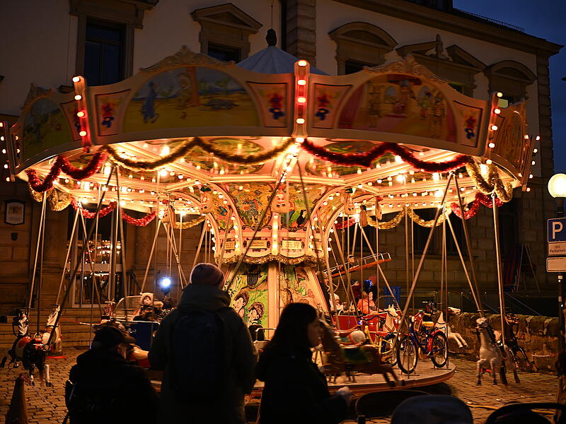 Das beliebte Kinderkarussell wird auf dem Forchheimer Weihnachtsmarkt in diesem Jahr fehlen. Das steckt dahinter.