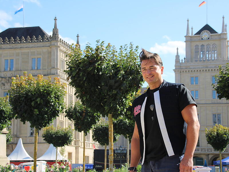 Andreas Gabalier auf dem Schlossplatz in Coburg.