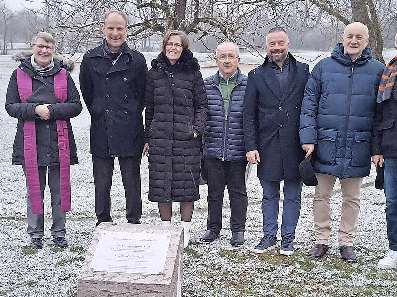 Von links: Pfarrerin Tina Mertten, Jan Kout mit Begleitung, Christoph Becker, Anton Then, Jochen Steinbach, Rudolf Weigand.
