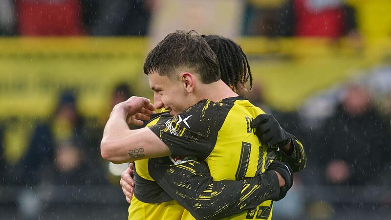 Borussia Dortmund - FC Augsburg Borussia Dortmund - FC Augsburg