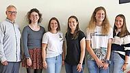 Der Schulleiter der Jakob-Kaiser-Realschule Hammelburg, Christian Buchner (von links), hieß die neuen Lehrerinnen und Lehrer Magdalena Gottfried, Annalena Metz, Maria Gernert, Marc Meier und Lisa Neubauer willkommen.