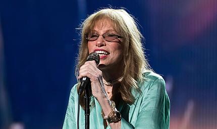 Carly Simon