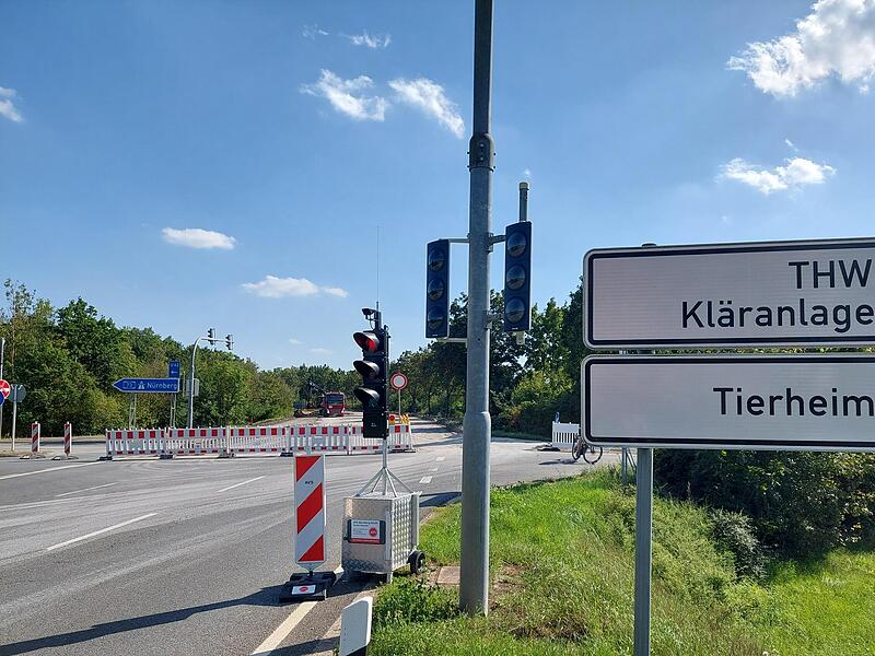 Der Zugang zum Tierheim ist gew&auml;hrleistet, von Forchheim kommend m&uuml;ssen aber gro&szlig;e Umwege in Kauf genommen werden. So geht es einigen Institutionen in der Gegend. Die bange Frage aller lautet daher: Kann das Staatliche Bauamt Bamberg das avisierte...Forchheim & Fr&auml;nkische Schweiz