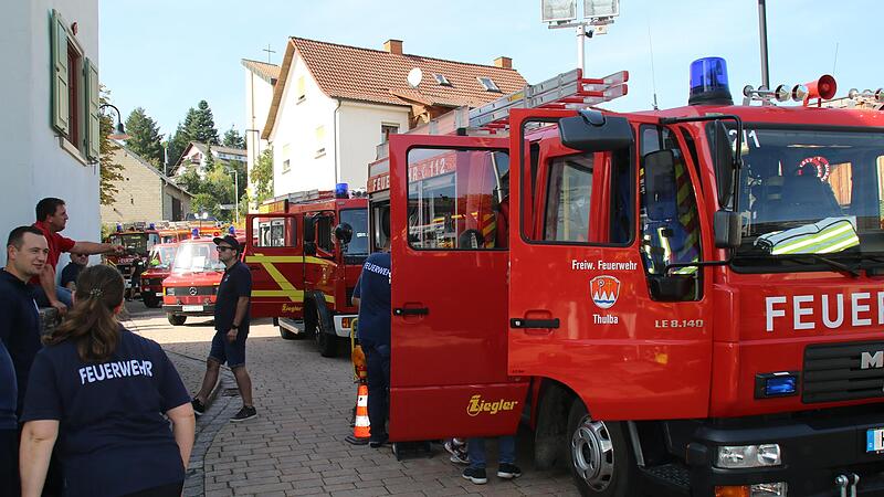 Fahrzeugschau der Feuerwehren aus der Marktgemeinde Oberthulba in Hassenbach