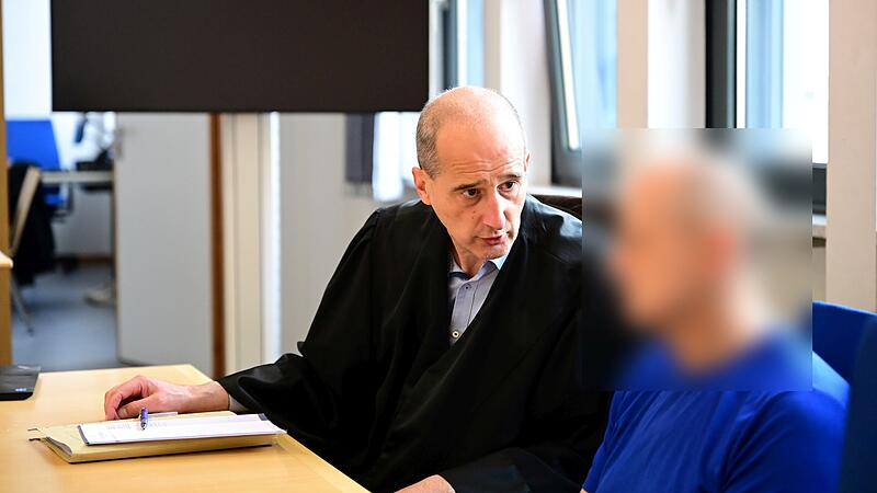 Rechtsanwalt Oliver Teichmann aus Bamberg und der Angeklagte kurz vor dem Prozess