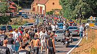 Am Samstag, 8. August, sind rund 3500 Menschen zum &bdquo;Schanzenfest&ldquo; nach Emskirchen gepilgert. Ihr Ziel war das ehemalige Wohnhaus des als &bdquo;Drachenlord&ldquo; bekannten Youtubers Rainer Winkler.