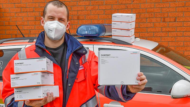 Marco Hutzler, der Leiter des Rettungsdienstes der Bamberger Malteser, steht bereits in den Startlöchern.  Die Testpakete könnten schon bald in einigen Bamberger Unternehmen zum Einsatz kommen.