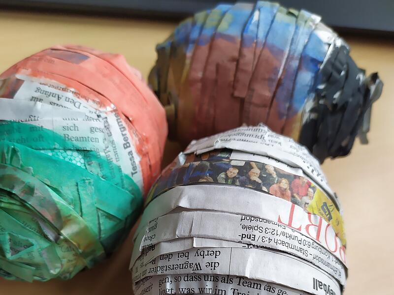 Kunterbunte Ostereier schickten die Sch&uuml;ler*innen der Klasse M1 der Regens-Wagner-Schule Burgkunstadt ins Rennen. Sie bekamen daf&uuml;r unseren KLARTEXT!-Sonderpreis.