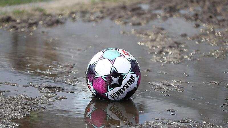 Der Herbst hat Franken im Griff: Welche Fußballspiele in der Region am Wochenende vom 28. bis 30. November abgesagt werden.