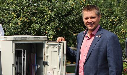 In Zeitlofs ist auch das Thema Glasfaserausbau kritisch diskutiert worden. Matthias Hauke hier beim Startschuss des Ausbau in der Marktgemeinde. Das Foto stammt aus dem Jahr 2025. In Zeitlofs ist auch das Thema Glasfaserausbau kritisch diskutiert worden. Matthias Hauke hier beim Startschuss des Ausbau in der Marktgemeinde. Das Foto stammt aus dem Jahr 2025.
