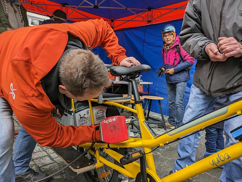 Auch das Lastenfahrrad, das man ab 6. Mai in Forchheim ausleihen kann, bekam eine Codierung.Earth Day Forchheim Auch das Lastenfahrrad, das man ab 6. Mai in Forchheim ausleihen kann, bekam eine Codierung.Earth Day Forchheim