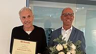 Walter Kömpel (links) erhielt die kommunale Verdienstmedaille der Marktgemeinde Wildflecken in Silber. Bürgermeister Gerd Kleinhenz überreichte die Auszeichnung.