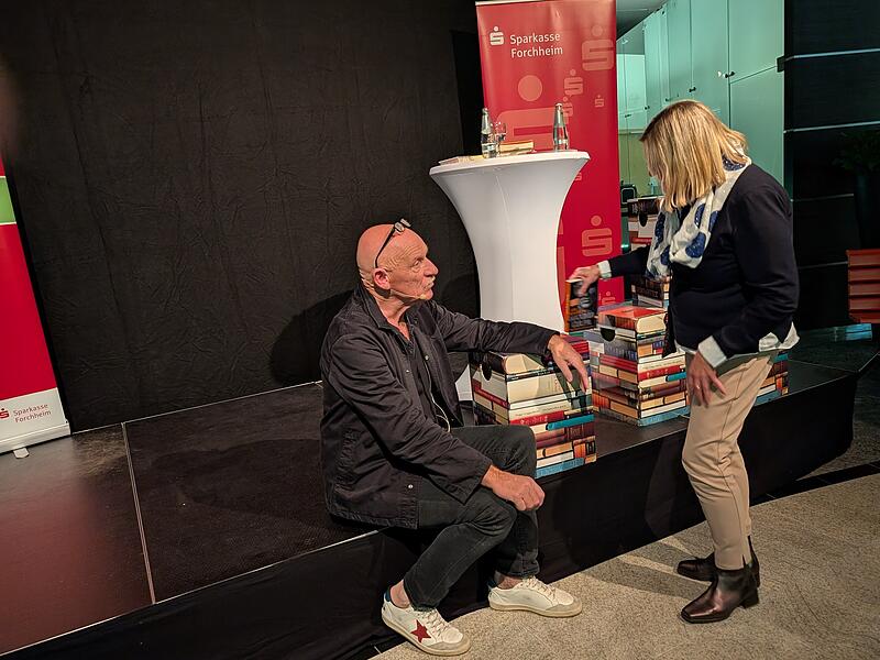 Viele Besucherinnen und Besucher waren zur Eröffnung der 11. Forchheimer Literaturtage gekommen.Forchheim & Fränkische Schweiz Viele Besucherinnen und Besucher waren zur Eröffnung der 11. Forchheimer Literaturtage gekommen.Forchheim & Fränkische Schweiz