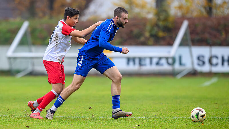 Weisendorfs Julian Hendel (rechts) wird ab Sommer der Spielertrainer des TSV R&ouml;ttenbach sein.