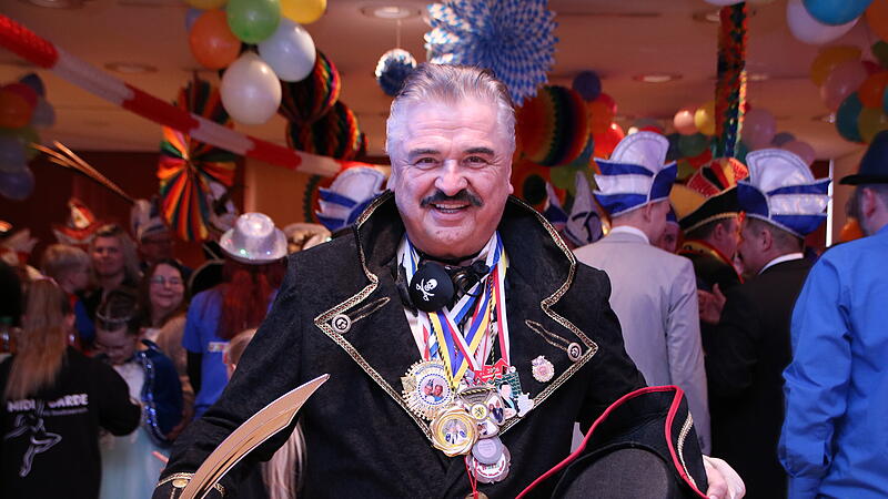 Es ist sein letzter Rosenmontagsempfang als Landrat - doch davon lie&szlig; sich Klaus Peter S&ouml;llner den Nachmittag nicht tr&uuml;ben!