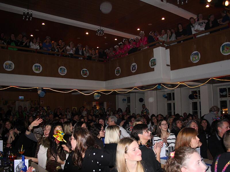 So wird Fasching 2026 in Pottenstein gefeiert: Die sch&ouml;nsten Bilder vom Gauditreffen.