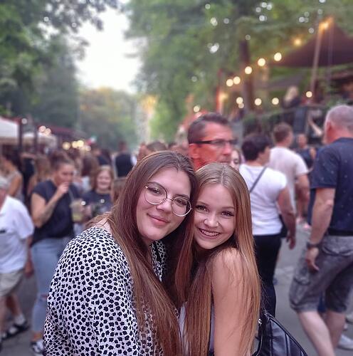 Die Vorfreude steigtDas war der erste Annafest-Abend Die Vorfreude steigtDas war der erste Annafest-Abend