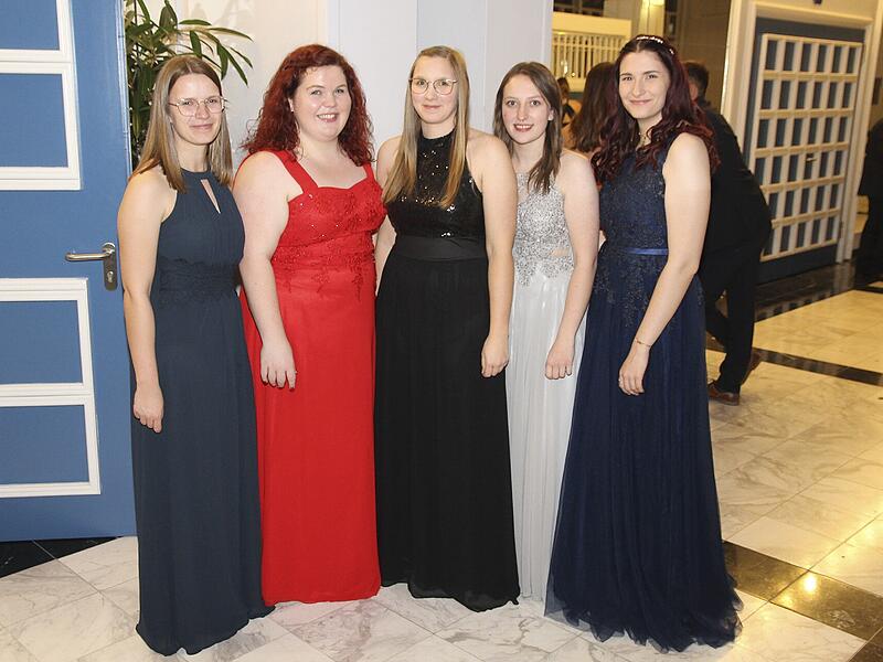 Beim Bauernball in der Kulmbacher Stadthalle tanzten und feierten die Gäste bis tief in die Nacht.2023 Kulmbacher Bauernball