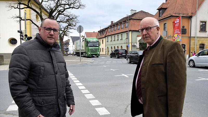 Bauamtsleiter Stefan Endres und Bürgermeister Klaus Homann in Hirschaid Bauamtsleiter Stefan Endres und Bürgermeister Klaus Homann in Hirschaid