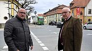 Bauamtsleiter Stefan Endres und Bürgermeister Klaus Homann in Hirschaid