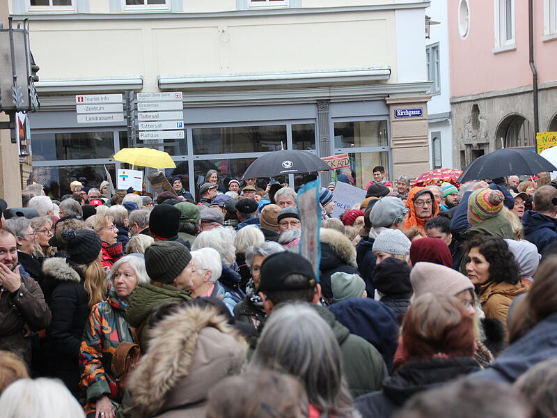 Demokratie Demo "Nie wieder ist jetzt in Bad KissingenDemokratie Demo "Nie wieder ist Jetzt" in Bad Kissingen