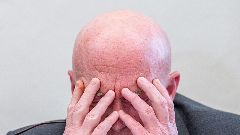 Ex-OB Joachim Wolbergs bei einer Pressekonferenz Ex-OB Joachim Wolbergs bei einer Pressekonferenz
