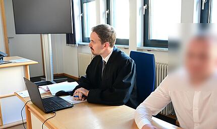 Rechtsanwalt Stefan Plischke aus Hallstadt und der Beschuldigte im Sicherungsverfahren.