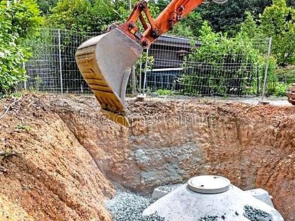 Eine Zisterne wird in einem Neubaugebiet eingebaut. Die Förderung hat der Landkreis Forchheim nun komplett gestrichen.Forchheim & Fränkische Schweiz Eine Zisterne wird in einem Neubaugebiet eingebaut. Die Förderung hat der Landkreis Forchheim nun komplett gestrichen.Forchheim & Fränkische Schweiz