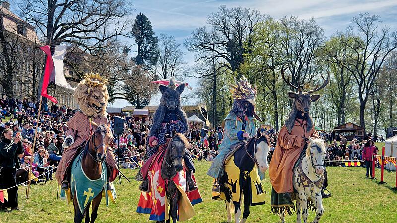 Die Tiermasken wurden extra in Wien gefertigt.