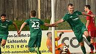 Während die Abtswinder ihren glücklichen 3:2-Siegtreffer von – Nomen est Omen – Adrian Dußler (Nr. 22) bejubeln, können es FCL-Torwart Till Wagner und Lukas Dietz (im Hintergrund) nicht fassen.