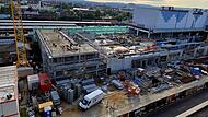 Die Atrium-Baustelle am Bamberger Bahnhof von oben: Das verantwortliche Unternehmen f&uuml;r die Generalplanung, die Baugenossenschaft Franken, hat einen Insolvenzantrag gestellt.