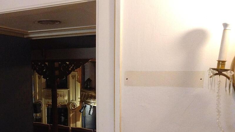 Hier stand fr&uuml;her  auf einem Schild Erster Rang.