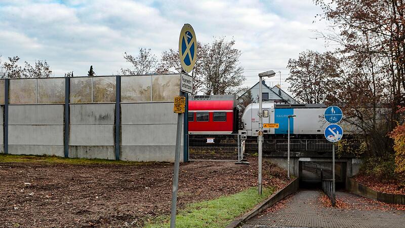 1,4 Millionen Euro zahlt der Freistaat Bayern   für die    Erneuerung der  Bahnunterführung  an der Dietrich Bonhoeffer-Straße   .Forchheim & Fränkische Schweiz