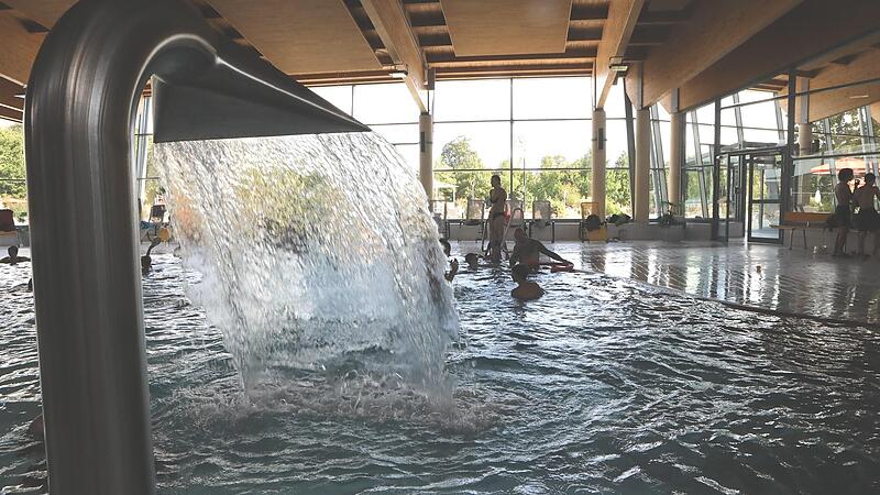 Die Sanierung des K&ouml;nigsbads soll wie geplant weitergehen, der Umbau f&uuml;r die Attraktivierung hingegen ist vorerst aufgehoben.