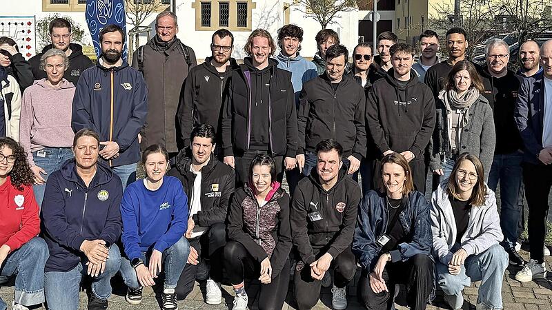 Die Teilnehmer des BBL-Assist- und &bdquo;Sport vernetzt&ldquo;-Summits in Bamberg.
