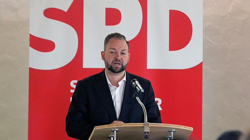 Markus Hümpfer will wieder in den Bundestag einziehen. Bei der Bundestagswahlreiskonferenz in Kolitzheim bekam er einstimmig Rückhalt. Markus Hümpfer will wieder in den Bundestag einziehen. Bei der Bundestagswahlreiskonferenz in Kolitzheim bekam er einstimmig Rückhalt.