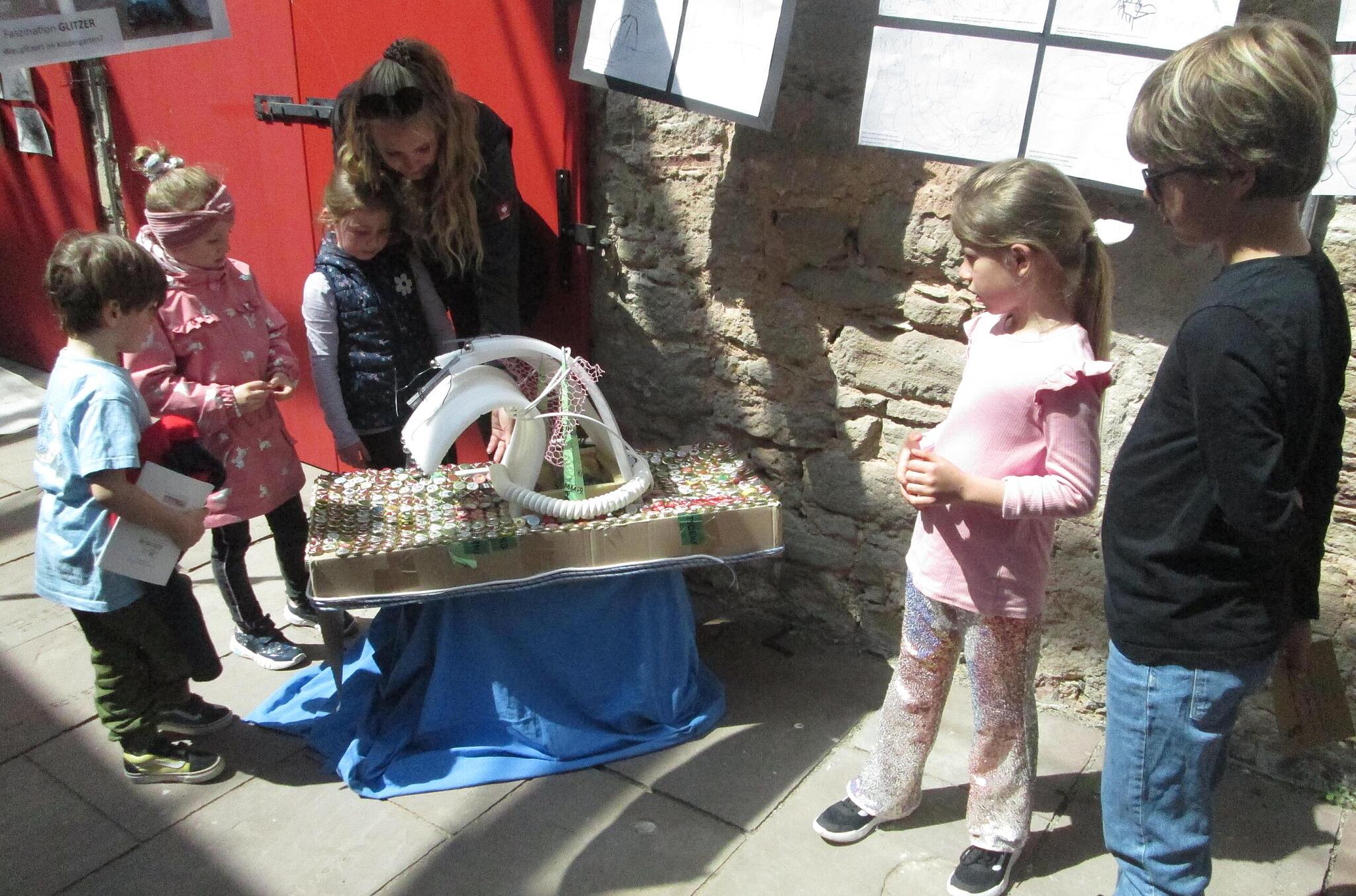 Hammelburg: „Kunst im KindergARTen“ auf der Trimburg