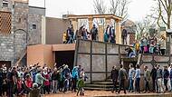 Seit Ostern wird auf der Freilichtbühne in Sömmersdorf für die Passionsspiele geprobt. 18 Aufführungen soll es geben und jeweils Catering bis nach Mitternacht. Dagegen klagen Anwohnerinnen und Anwohner. Seit Ostern wird auf der Freilichtbühne in Sömmersdorf für die Passionsspiele geprobt. 18 Aufführungen soll es geben und jeweils Catering bis nach Mitternacht. Dagegen klagen Anwohnerinnen und Anwohner.