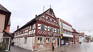 An dem von-der-Saal-Haus, einem ehemaligen Ackerb&uuml;rgeranwesen in der H&ouml;chstadter Hauptstra&szlig;e, kann die Sanierung jetzt beginnen.