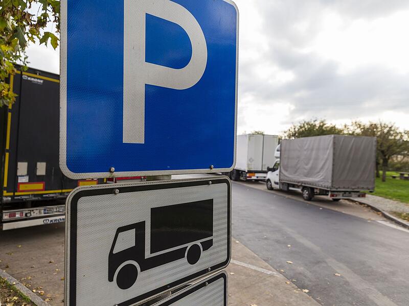 In Nordbayern fehlen derzeit mindestens 2400 Stellpl&auml;tze f&uuml;r Lkw.