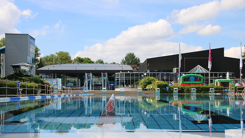 Schwimmbad, Gr&uuml;nfl&auml;che, Freibad